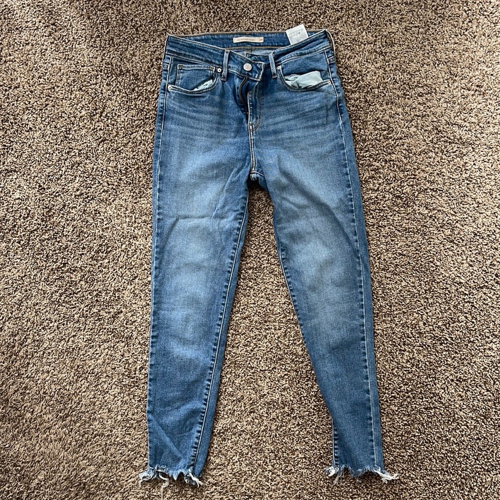 Size 28 721 High Rise Skinny Levi’s